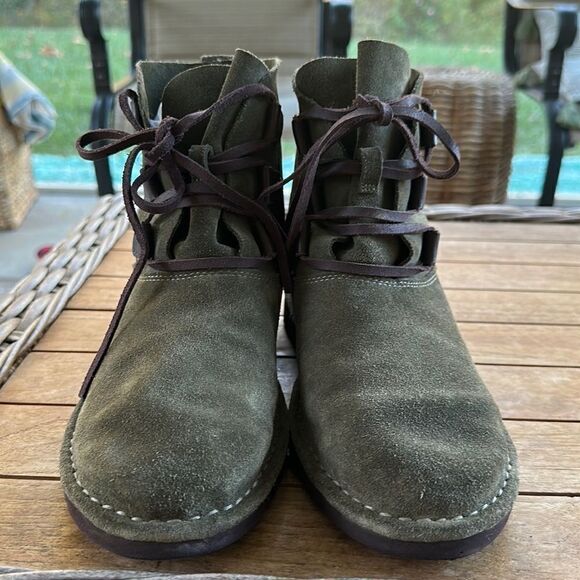 Ugg ELVI Women Suede Spruce Ankle Boots 9 - Picture 2 of 7